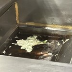 加賀 - 広げて揚げてます