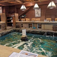 河太郎 中洲本店 - イカが沢山泳いでいます