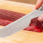 すし割烹悠水 - 職人の手さばき