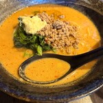 地獄の担担麺 護摩龍 - 優しい味。