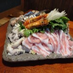 焼鳥大吉 - 寄せ鍋の角度を変えて