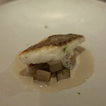 シュヴァル・ドゥ・ヒョータン - 真鯛のポワレ・マッシュルームソース