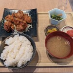 まごころ食堂 - 鶏のから揚げ定食