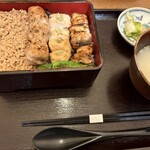 ももふく - 鳥重にはぬか漬けと鳥スープ付◎