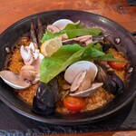 330888403 - 貝類とドライトマト　1,408円