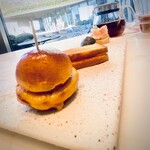 DRAWING HOUSE OF HIBIYA - バーガー的なしょっぱいやつ。うまし