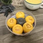 崎陽軒 - 料理写真:・黒シウマイまん&かぼちゃまん