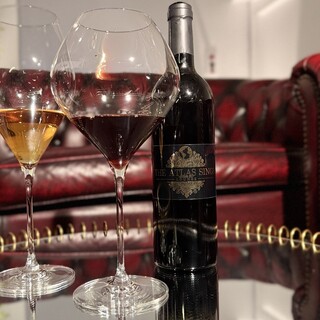 THE ATLAS SINGS LOUNGE_1