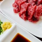 高野牛肉店 - 馬刺し（赤身）