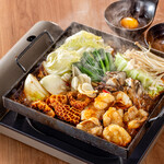 大とろホルモン 旨辛鉄板すき焼き（1人前）