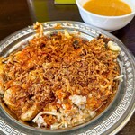 アラビックレストラン＆カフェ アブイサーム - コシャリのチキンのせ