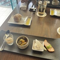 The Living Room with SKY BAR - 