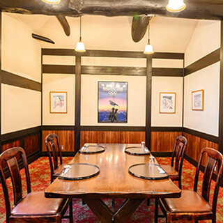 キッズルーム完備。団体様もご案内可能な落ち着きのある広々空間