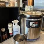 デカ盛りから揚げ 弁当大地 - みそ汁は店内飲食用