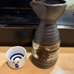 魚がし寿司 - 日本酒(熱燗)二合880円