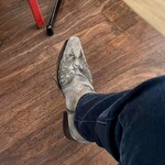 クリントン・ストリート・ベイキング・カンパニー - いつものショット、スペイン製のウエスタンブーツ