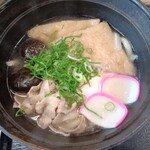 中西うどん - 具材たっぷりの鍋焼きうどん