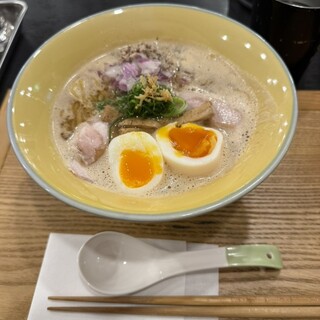サッポロ ラーメン ハチ_1
