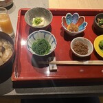 山形座 瀧波 - 体に優しいすーっと、染み込む朝ご飯、山形の食材がふんだんに使われています。米沢牛のお出汁の芋煮が忘れられない。これはプロの出汁です。朝ご飯のお魚が油ぼうず！これも攻めてるなぁって気がします。