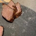 山形座 瀧波 - お肉はおかわりが3枚。炊きたて熱々の夢心地と共に食べる。米沢牛プロが最高に目利きして、最高の火加減で焼いた極上のステーキ。