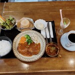 ハンバーグとハイボールのお店 Burg&Bar - 宮崎和牛キングバーグと神奈川県菓子コンクール最優秀賞ダックワーズセット