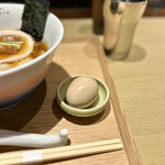 ニッポン ラーメン 凛 トウキョウ - わんたん醤油らぁ麺、味玉子付