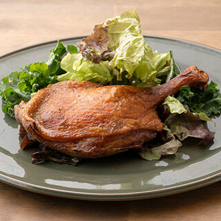 フランス仕込みの技が生む、軽やかなビストロ料理を