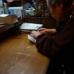 炭火焼　おばちゃん - 何かを思い出した様にメモを認め