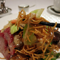 銀座アスター 本店 - 香ばしい麺に深い味わいの餡を絡めて
