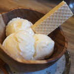 カレーの市民 アルバ - 本店オリジナル バニラジェラート￥350-