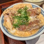 とんかつ専門店 恵庭屋 - カツ丼　アップ