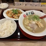 濃厚鶏白湯ラーメン 鶏味万彩 - 