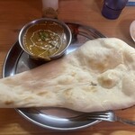ヒマラヤン インド ネパール料理 - ランチセットA 日替りカレー【チキンとオクラ】
