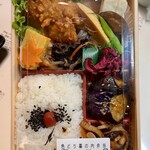 アマノパークス - 彩り幕の内弁当　¥723-
      