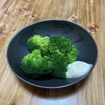 和食処天啓 - 自社栽培ブロッコリーの塩茹
本日の採れたて新鮮野菜をご提供