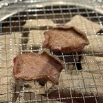 炭火燒肉 Misamo - 極上生牛舌(牛舌根) 1,300日圓/含稅