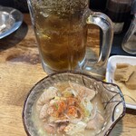 立飲み たきおか - ナカ250円、煮込み200円