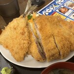 わ楽 - ロースとんかつ、アジフライ、裏にたっぷり生野菜