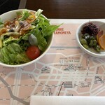 かもめ屋本家 - 前菜のサラダ（ドレッシングがあっさりして美味しい）