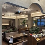 SAN - 内観　ソファー席もあり寛げる♡                                      お食事もできます♡