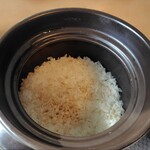 お米とろろ 和がや - 土鍋ご飯。。麦が入っています！