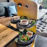 AQUA Table - 配膳ロボット