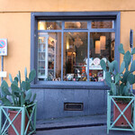 Caffe Belvedere - サボテンの角を曲がると・・