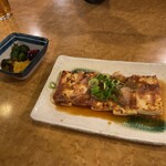 鉄板あさひ - 豆腐かば焼き・漬物
