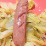 ロピア - キャベツお布団の上にて。パリパッリ。めっちゃド・ストライク♬