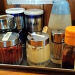 濃厚タンメン トミー - テーブル調味料