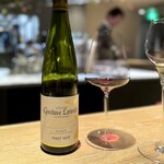 マンサルヴァ - アロマから感じるイメージと実際の味わいとに、ギャップがあって面白い、アルザスのピノ。
      少しじめっとした感じが、キノコとの相性の良さを見せてくれます。