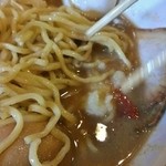 麺屋 御神本 - ニンニクと豆板醤を投入！