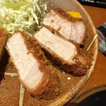 とんかつ丸一 - 厚切りなのに柔らかいです♪ロースです