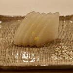 鮨 やすみつ - べったら漬け